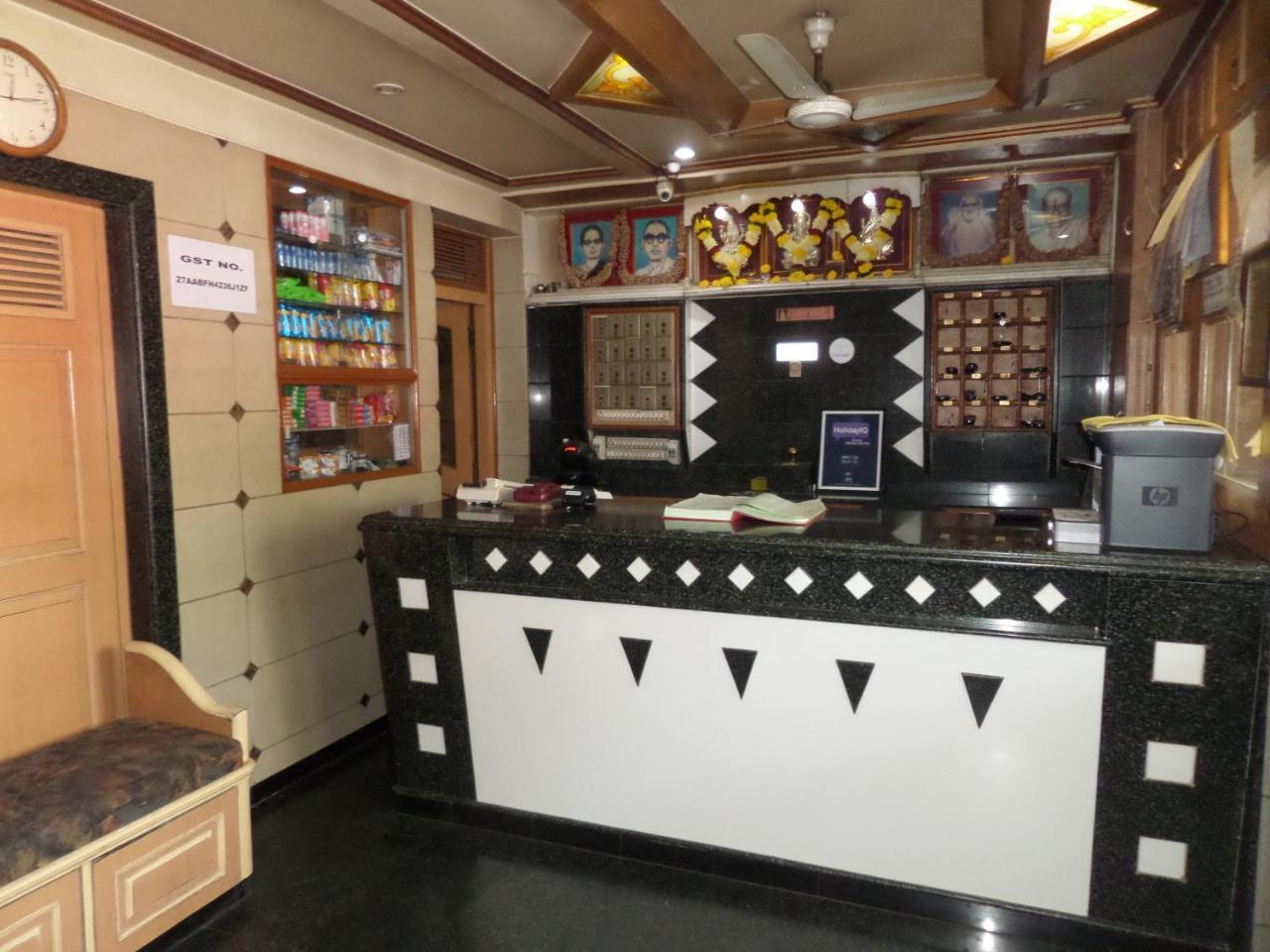 Hotel Padma Nashik Exterior photo