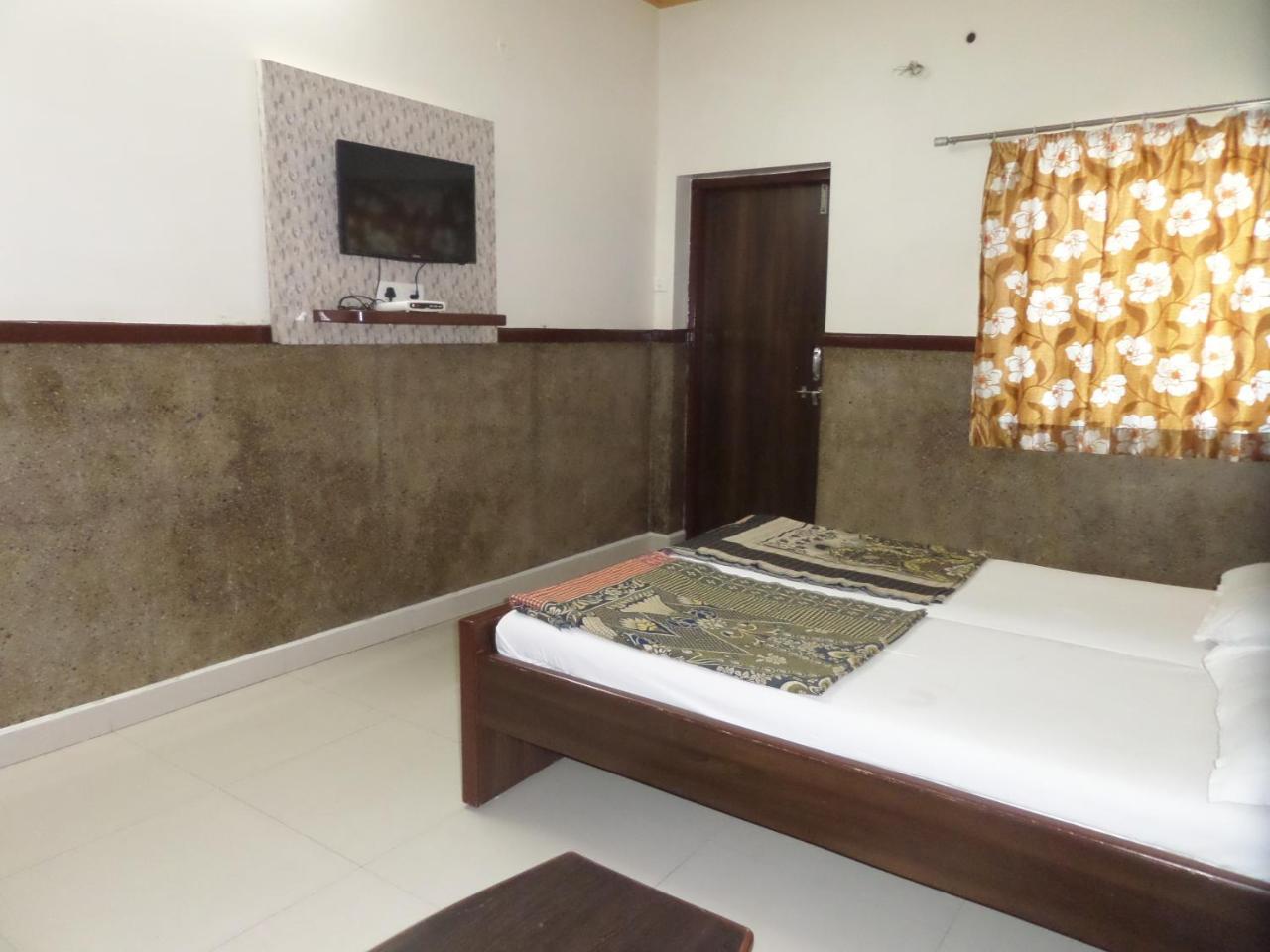 Hotel Padma Nashik Exterior photo