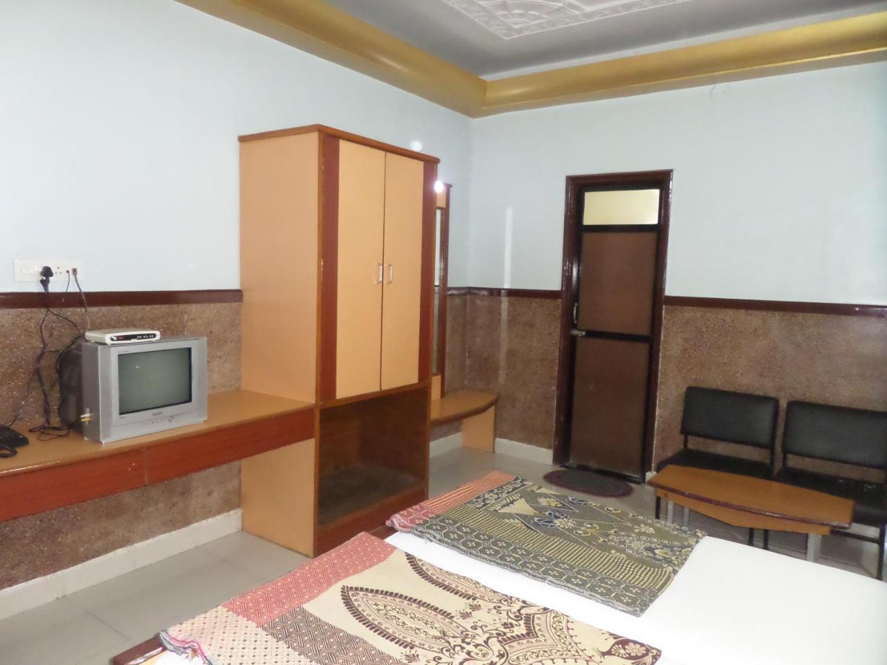 Hotel Padma Nashik Exterior photo