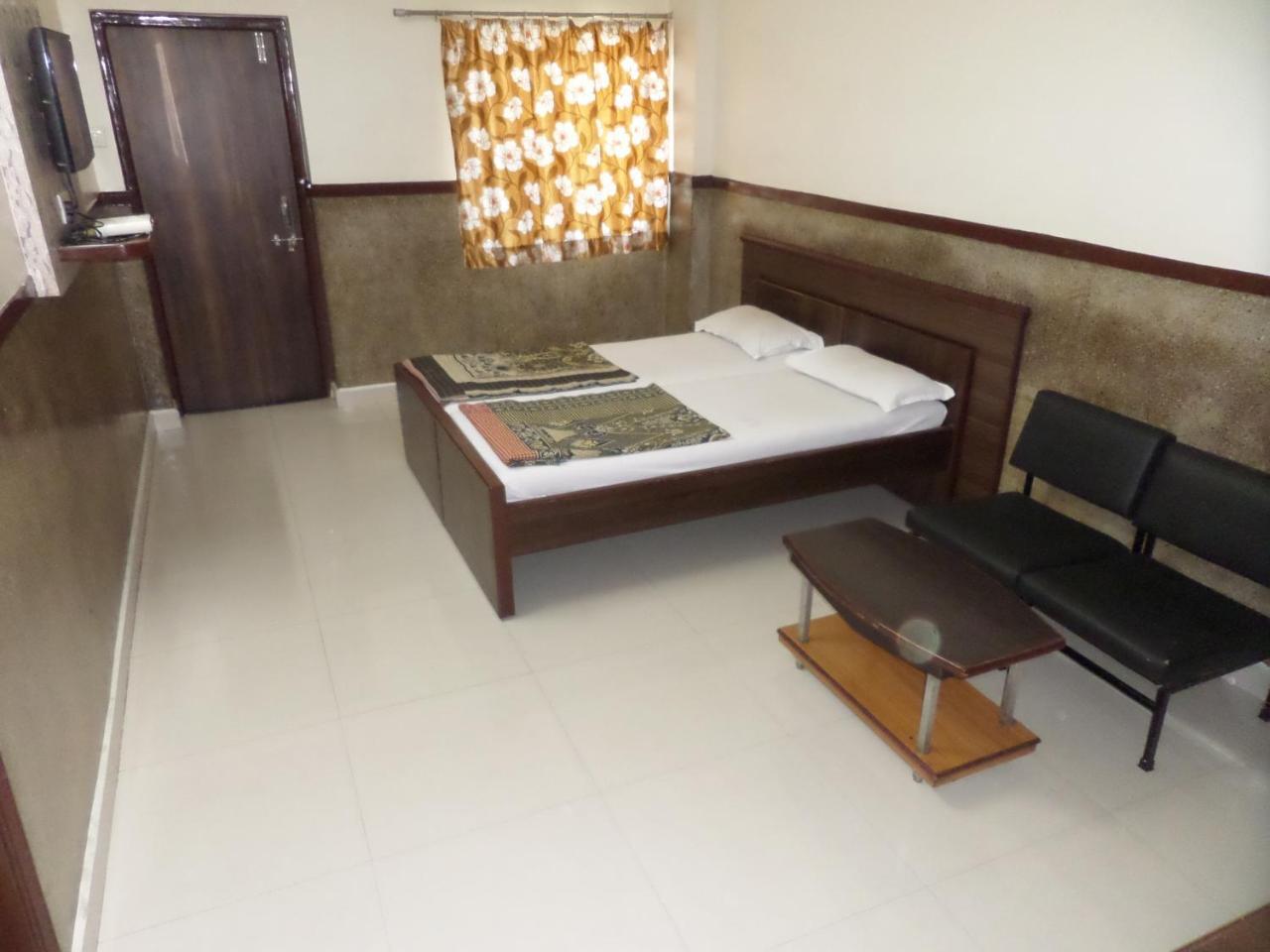 Hotel Padma Nashik Exterior photo