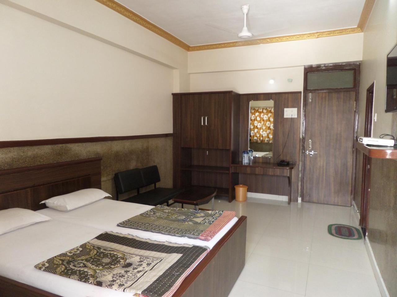 Hotel Padma Nashik Exterior photo